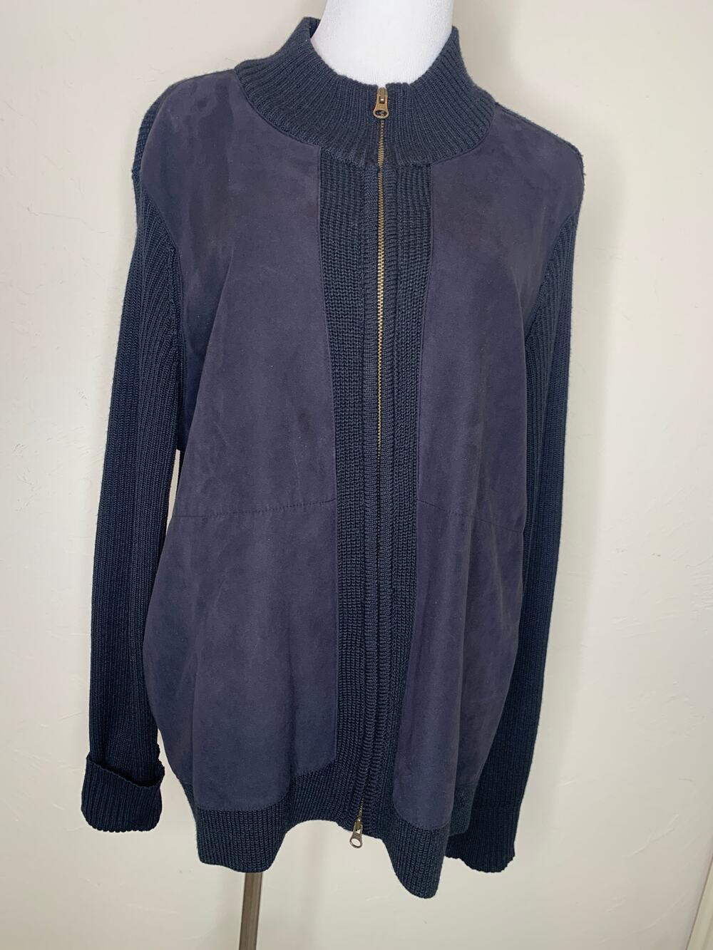 Black Zip Front Sweater Cardigan Quilted Front Sz Large?